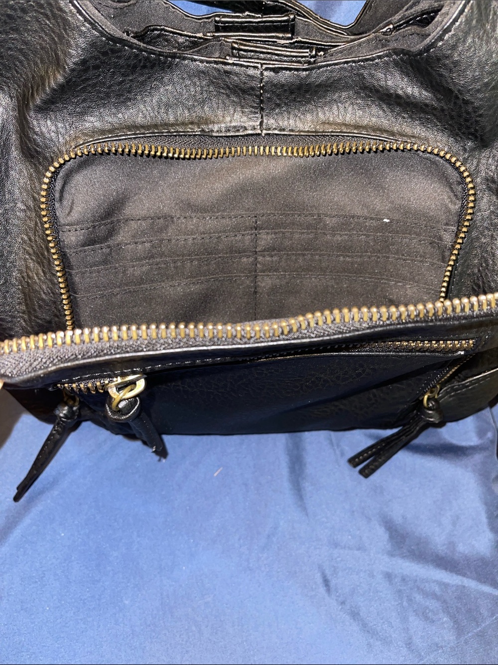 BUENO Black Pebbled Shoulder Bag with Multiple Pockets - Picture 3 of 9
